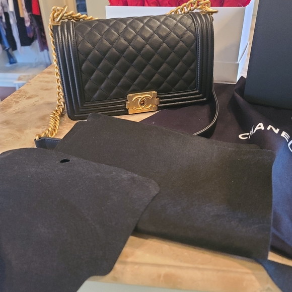 Chanel boy Meduim - Picture 8 of 9